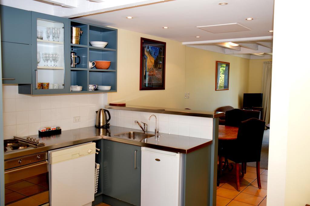 Bruce Waterfront Apartments Akaroa Exterior photo