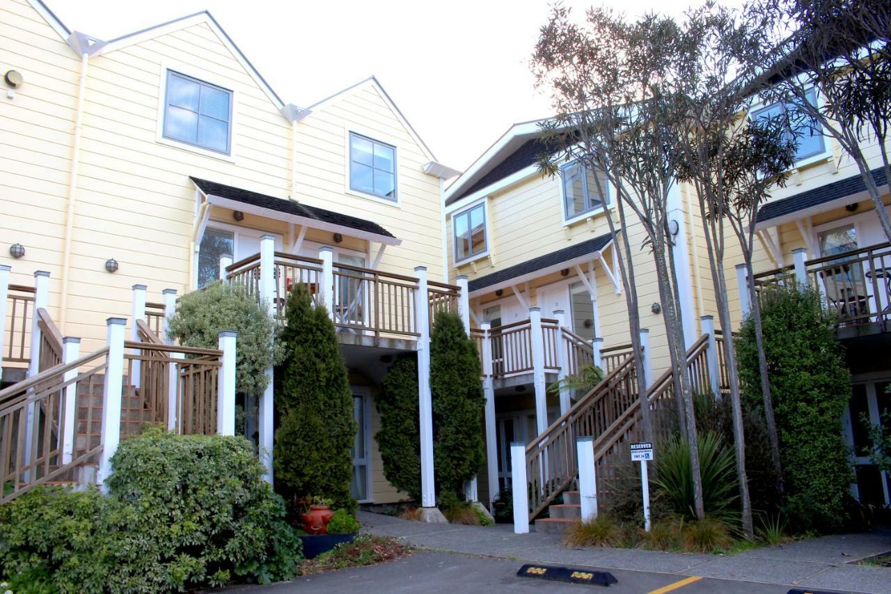 Bruce Waterfront Apartments Akaroa Exterior photo